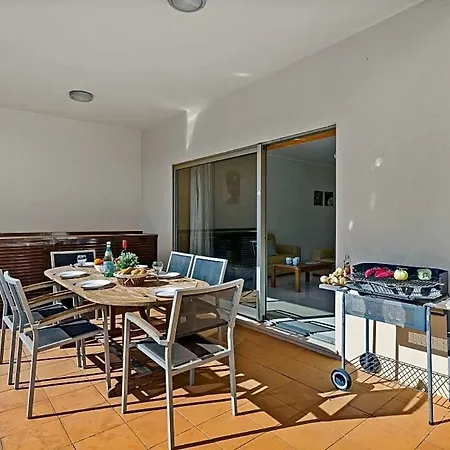 빌라 Sleeps 4 With Pool Air Con And Wifi 빌라모라