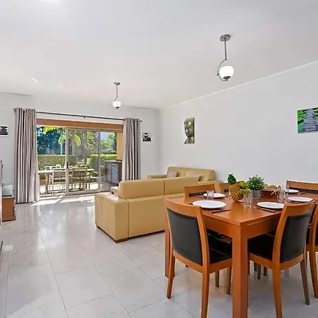 Sleeps 4 With Pool Air Con And Wifi * 빌라모라