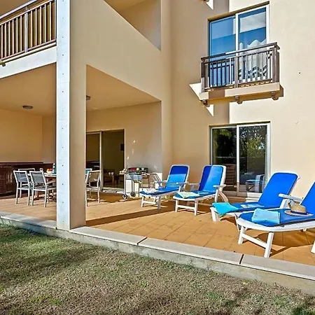 Sleeps 4 With Pool Air Con And Wifi