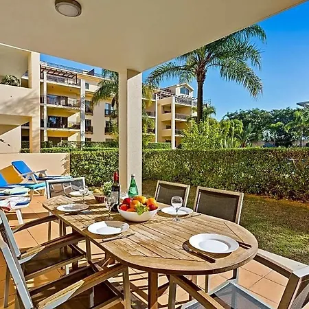 빌라 Sleeps 4 With Pool Air Con And Wifi