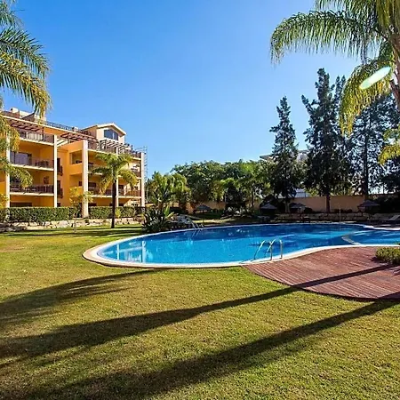 Sleeps 4 With Pool Air Con And Wifi * 빌라모라