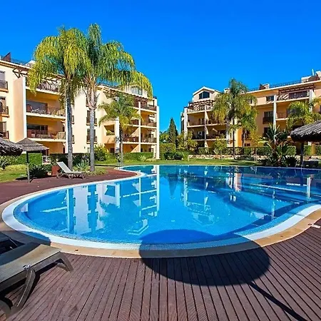 Sleeps 4 With Pool Air Con And Wifi 빌라모라