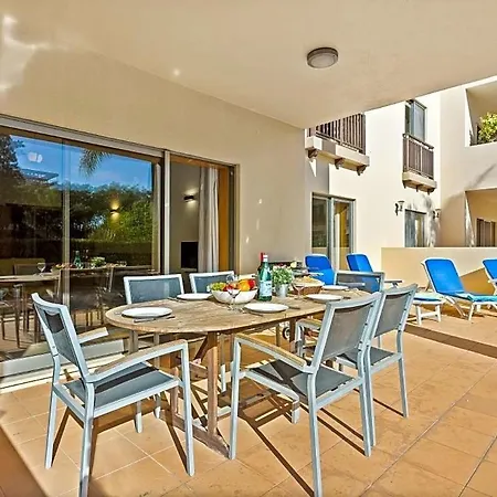 Sleeps 4 With Pool Air Con And Wifi 빌라모라
