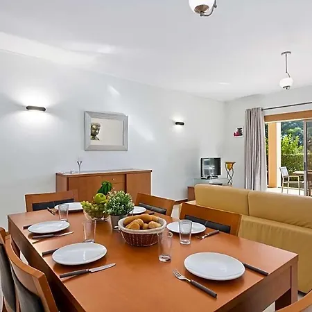 Sleeps 4 With Pool Air Con And Wifi * 빌라모라
